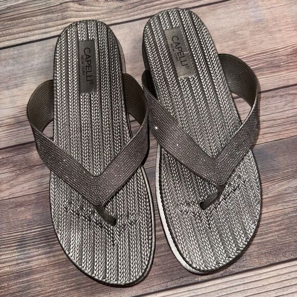 New Capelli New York Silver Grey Flip Flops Thong Sandals Women's Size 10 - Picture 1 of 3